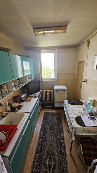 Titan 1 minut metrou vis a vis de parc IOR